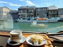 ≫富山日帰りグルメ旅｜“昼セリ”で知られる「新湊きっときと市場」や、日本のベニスと称される「新湊内川」を散策