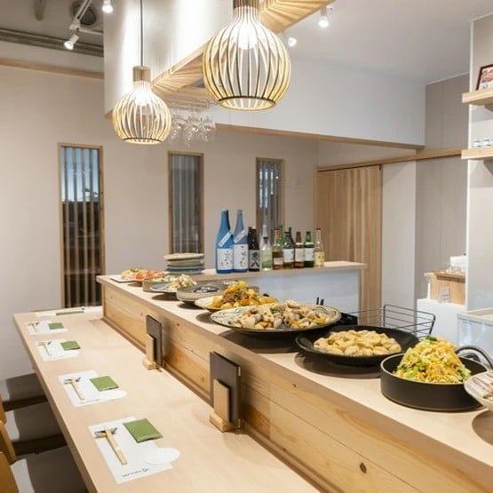 博多・中洲は「カウンター」が正解! 一人飲みや出張でも楽めるおすすめのお店5選