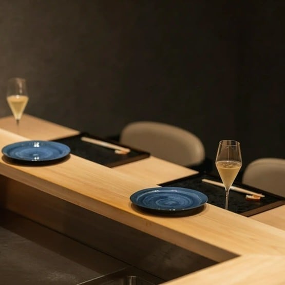 横並びで親密に。銀座・有楽町で「記念日デート」を叶える名カウンター5選