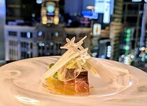 ≫銀座の煌めく夜景を目の前に。デートも華やかに盛り上げてくれる美しいレストラン【CADRAN】｜銀座