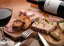 ≫人気エリア・四条烏丸周辺で楽しむ、おいしいワインと料理のお店 5選｜京都