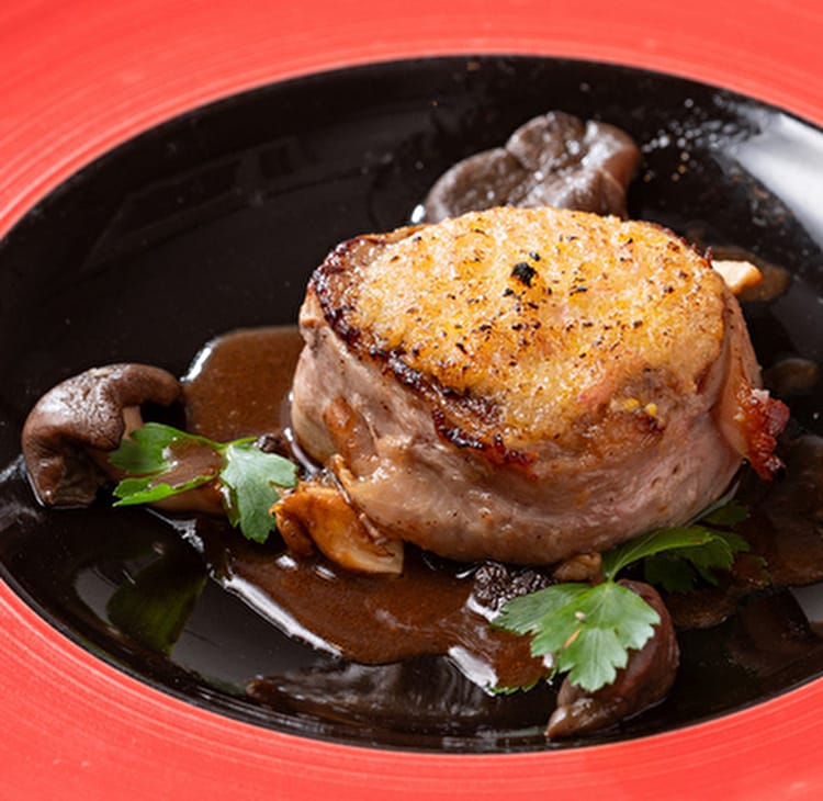 浅草観光の際にも訪れたい。おいしさを求める大人たちが静かに通う【バルスモーク寿燻工房】｜浅草・田原町