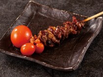 銀座で本格焼鳥とワインの響宴。【銀座 鳥幸】で味わう、銘柄鶏の真髄と職人のこだわり｜東京・銀座