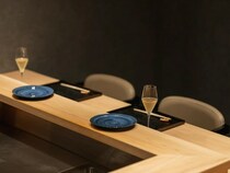 ≫横並びで親密に。銀座・有楽町で「記念日デート」を叶える名カウンター5選