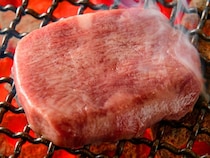 ≫高級店の6割価格で神戸牛を。御徒町【焼肉もとやま】の塊肉『肉煉瓦』が圧巻すぎる！