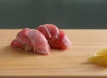 ≫ミシュラン三つ星店の鮨職人が監修、「宝石のような」鮨を五感で堪能｜ 【Sushi Hoseki - Kenji Gyoten 】東京駅