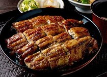 老舗が挑む“禁断の組み合わせ”。【人形町 梅田】で味わう、うなぎと梅の新定番