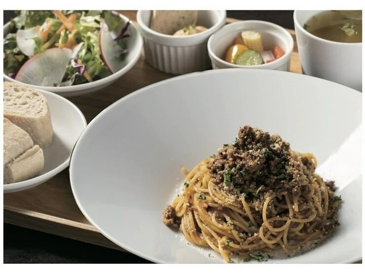 なんばダイニングメゾンのカジュアル名店! 猛暑も安心の駅直結ランチ&夜ご飯