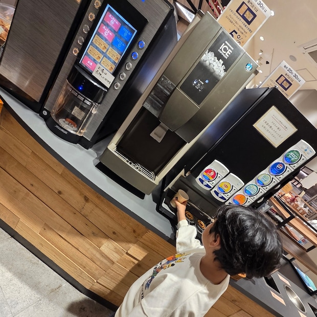 パン食べ放題モーニング