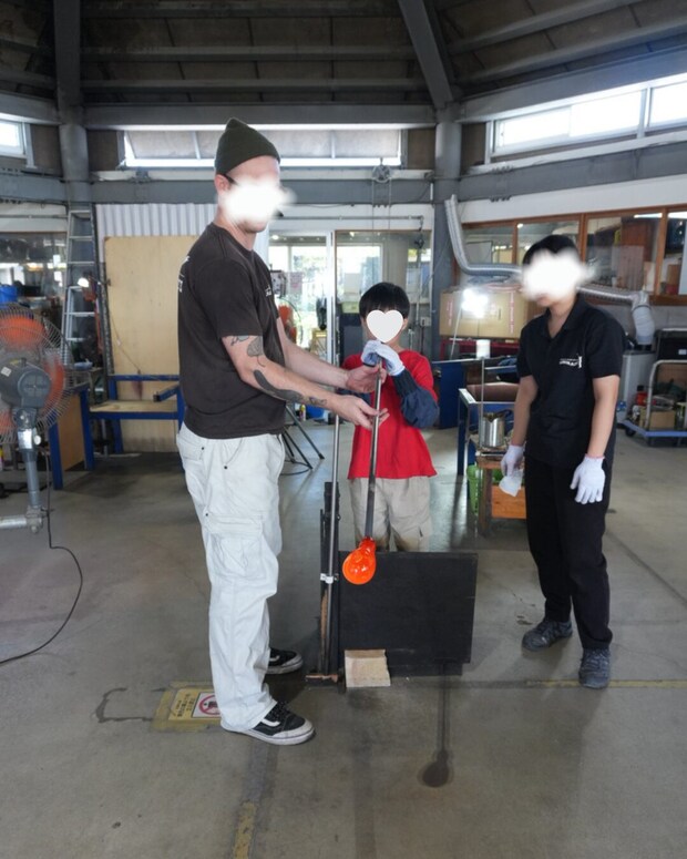 沖縄Gala青い海琉球ガラス工房でオリジナルグラス体験