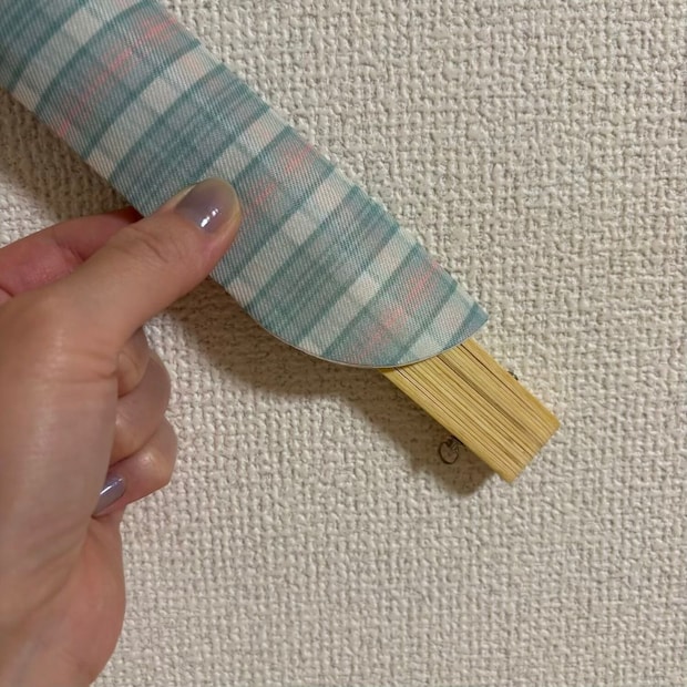 3COINSスリコケース付き扇子