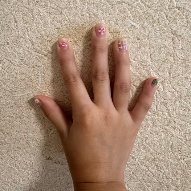 ダイソーネイルシール親子で一緒に