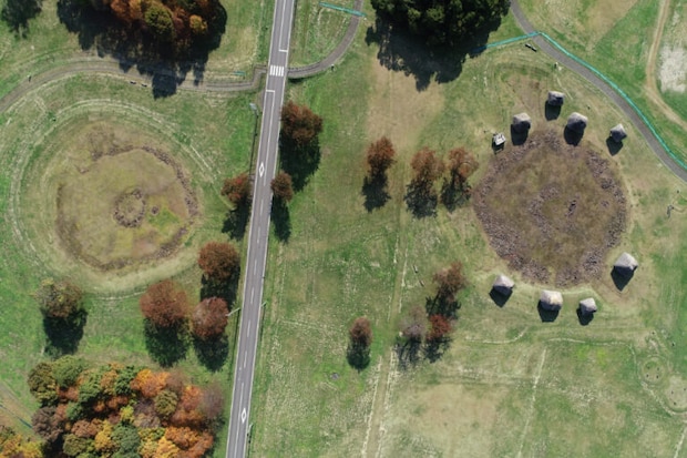 大湯環状列石　万座環状列石と野中堂環状列石