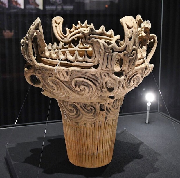 火焔型土器(国宝指定番号1)