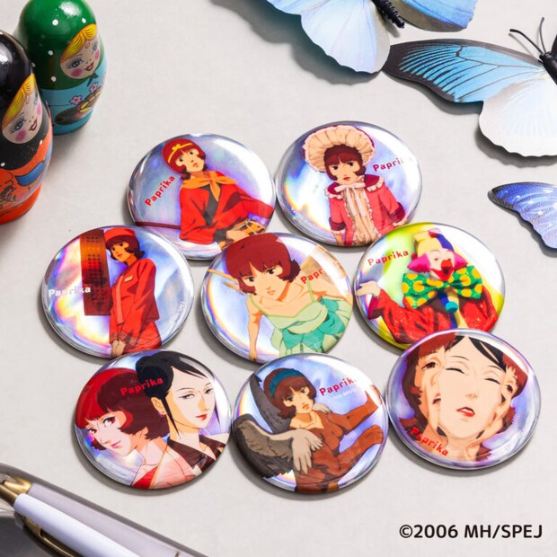 ホログラム缶バッジinカプセル 8種 各400円（税込）