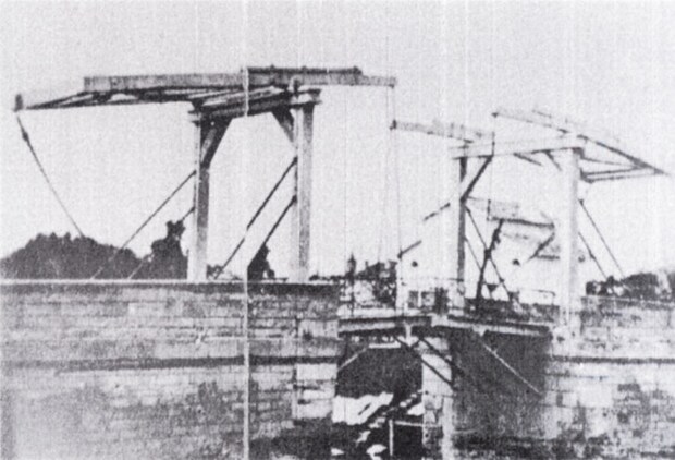 現存していた頃のラングロワ橋（1902年）