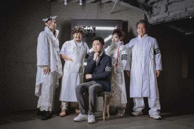 アーティストフォト（左から 平原・渡辺・コンダクター 吉田・石岡・茂呂）