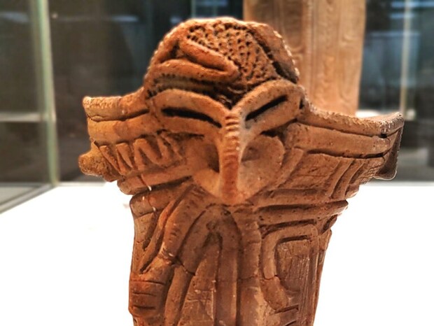 ⑤「顔面装飾付深鉢形土器」茅野市尖石縄文考古館　　筆者撮影