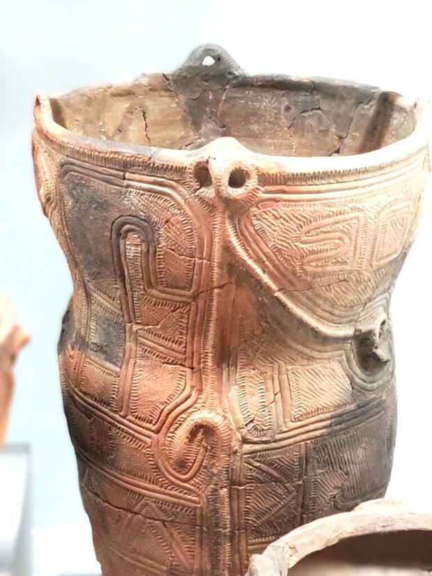 ⑥「深鉢形土器」茅野市尖石縄文考古館　　筆者撮影