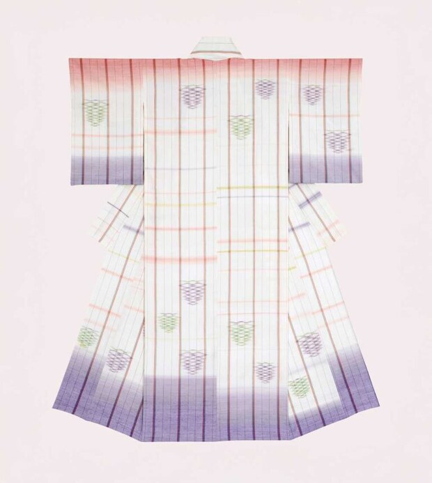 《夢の浮橋》 2025年　志村ふくみ監修　制作 都機工房　絹糸/紅花、茜、紫根、藍、刈安 【通期展示】