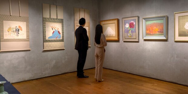 ガラスケースなし!作品を間近で鑑賞