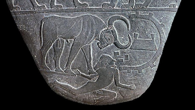 《ナルメルのパレット》表面、拡大図