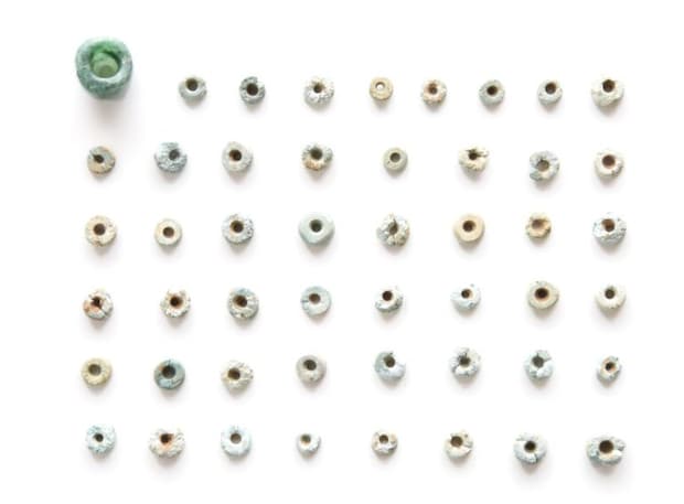 亀ヶ岡石器時代遺跡「土坑墓出土玉類」