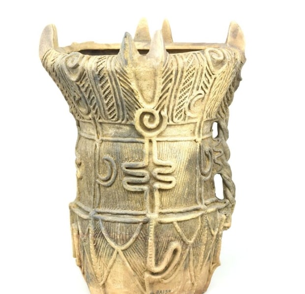 ③深鉢形土器　出典：ColBase