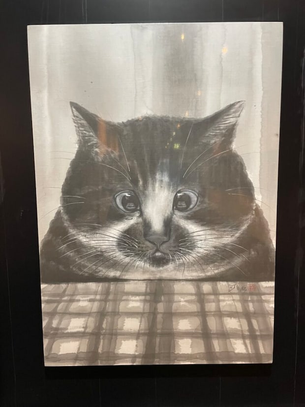 まんまるの目の猫の肖像画