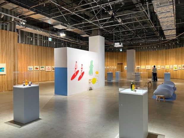 『イラストレーター 安西水丸展 ぼくのあそび I DRAW TO PLAY』より、第二部「ぼくの水平線」展示風景