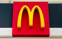 【マック】秋冬の新作「三角チョコパイ」実食レビュー！期間限定！トロトロのクリームとサクサクのパイ生地がたまらない♪