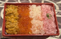 【角上魚類】「四色丼」が"おいしいもの総選挙2025"の最高金賞に！豪華なネタをお手頃価格で楽しめる♪