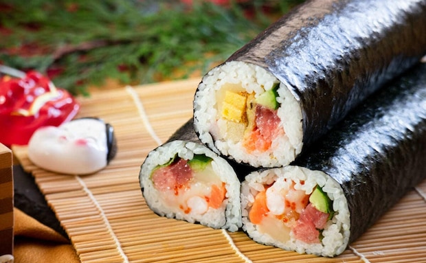【2026年】恵方巻きの予約情報まとめ！コンビニ・スーパー・お寿司屋など人気店厳選！予約方法、期間は？