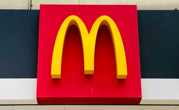 【マクドナルド】夢のコラボ商品「マックフルーリーきのこの山とたけのこの里」が期間限定で販売開始！