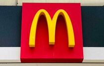 【マクドナルド】夢のコラボ商品「マックフルーリーきのこの山とたけのこの里」が期間限定で販売開始！