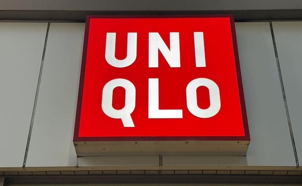 軽くて大容量【ユニクロ】旅のお供は「パッカブルショルダーバッグ」におまかせ！ 機内持ち込み新ルールにも問題なし！