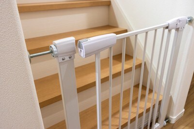 階段にペットゲートの設置