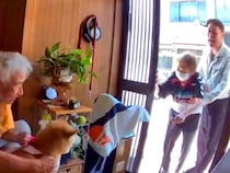 腰の手術をしたおばあちゃん→久々に『犬と再会した』結果…もらい泣きする『素敵すぎる光景』が47万再生「無償の愛…」「足音が最高」と感動