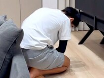 『絶対犬を飼わない』と言い張っていた旦那→いざ飼ってみると…愛おしすぎる『まさかの光景』に反響「親子感増してる」「一緒に寝てるのワロタ」