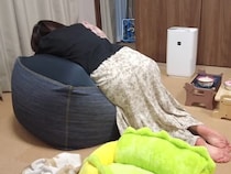 妊娠中に『つわり』で苦しんでいたら、犬たちが…家族愛を感じる『尊い行動』に称賛の声「ちゃんと分かってる」「良いお兄ちゃんとお姉ちゃん」