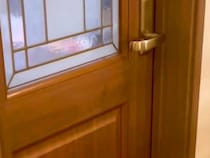 犬2匹を家族に預け『37時間後に帰宅した』結果→ドアを開けた瞬間に…思わず感動する『愛にあふれたおかえりなさい』に3万再生の反響