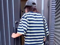 １ヶ月ぶりに入院から帰宅したママ→いつもは塩対応な大型犬が、玄関で…感動が止まらない『涙のおかえりなさい』に反響「泣いた」「素敵な家族」