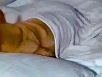 同居人から『先に寝てる』とLINE→帰宅後、リビングを見てみたら…衝撃的な『まさかの状況』に4万いいね「表情が尊い」「可愛すぎｗ」と反響