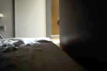 実家で眠っていたら、犬たちが部屋を覗いてきて…何度も『生存確認』に来る光景が愛おしすぎると反響「お母さんみたいｗｗ」「夜間巡回で草」