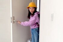 2人の娘に内緒で『子犬を迎えた』結果→小学校から帰ってきた瞬間に…思わずもらい泣きする光景が26万再生「ほんと素敵な家族」「涙が出た…」