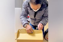 父が愛犬を亡くし、ペットロスに…子供たちが内緒で『子犬をお迎えした』結果→もらい泣きする光景が10万再生「涙が止まらん…」「素敵で感動」