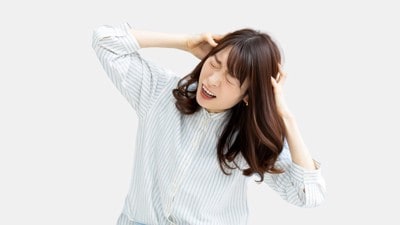 パニックになる女性