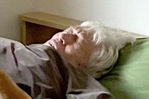『最近よく眠れない。金縛りにもなる。』と悩む夫→早朝、目に飛び込んだ『まさかの光景』に6万いいね「本当に苦しそうｗ」「見なかったことに」