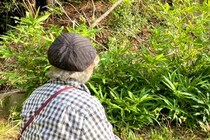 60日間、行方不明の犬→おばあちゃんが山に声をかけ続けた結果…まさかの『奇跡的な瞬間』が92万再生「泣いてしまった…」「よく頑張った」