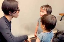 2人の男の子が悪いことをしたので叱った結果→察した大型犬が…ワンコとは思えない『まさかの光景』が1205万再生「涙出た」「健気すぎる…」